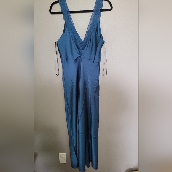 The Drop Valentina Satin Lace Slip Dress NWT M - Picture 4 of 5